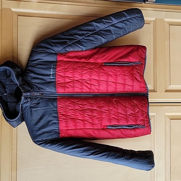 Reversible red and gray Eddie Bauer puffy jacket - Picture 5 of 6